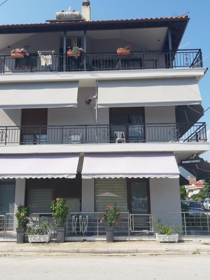 Soula'S Sunshine Apartments Nea Karvali Exterior foto